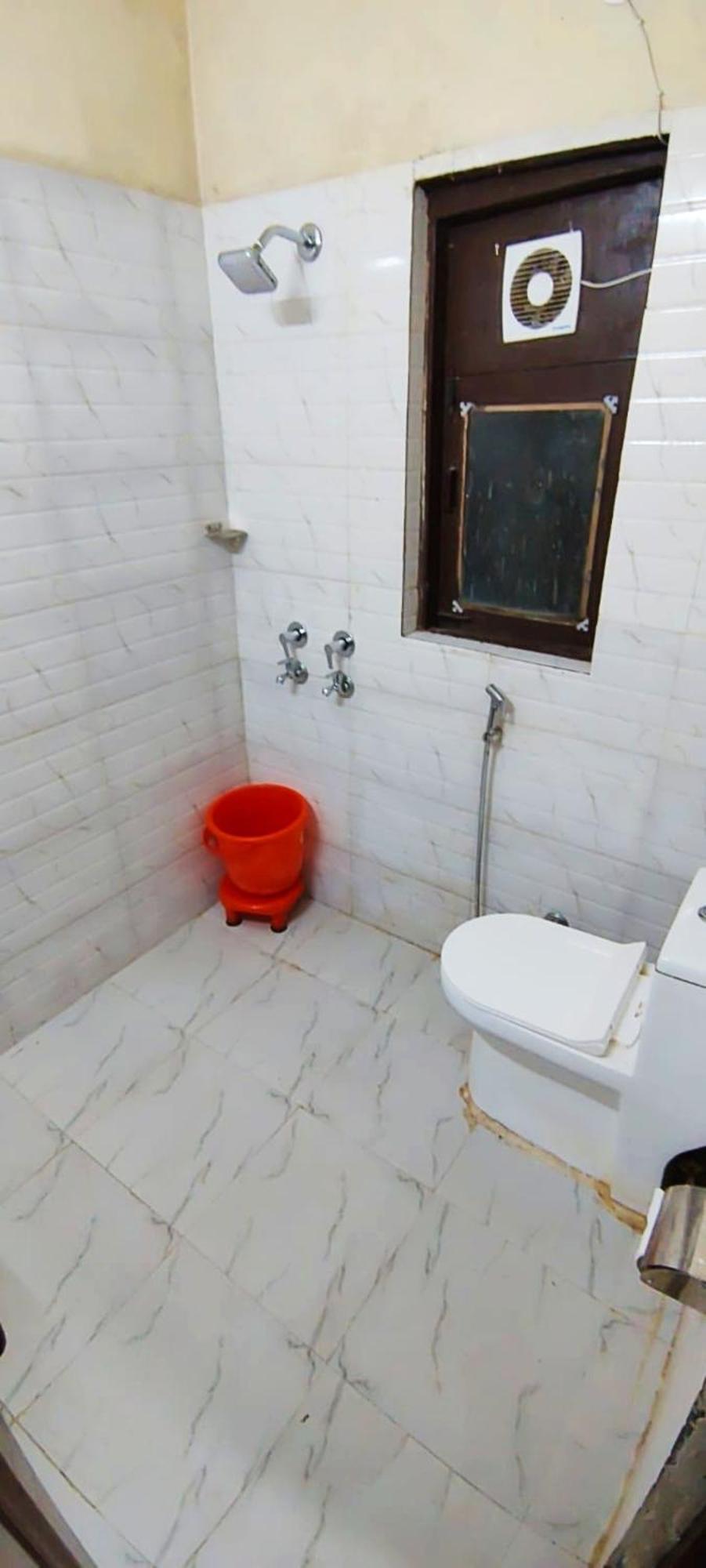 Luxury Rooms In Safdarjung Enclave Near Aiims & Safdarjung Hospital Нью-Дели Экстерьер фото