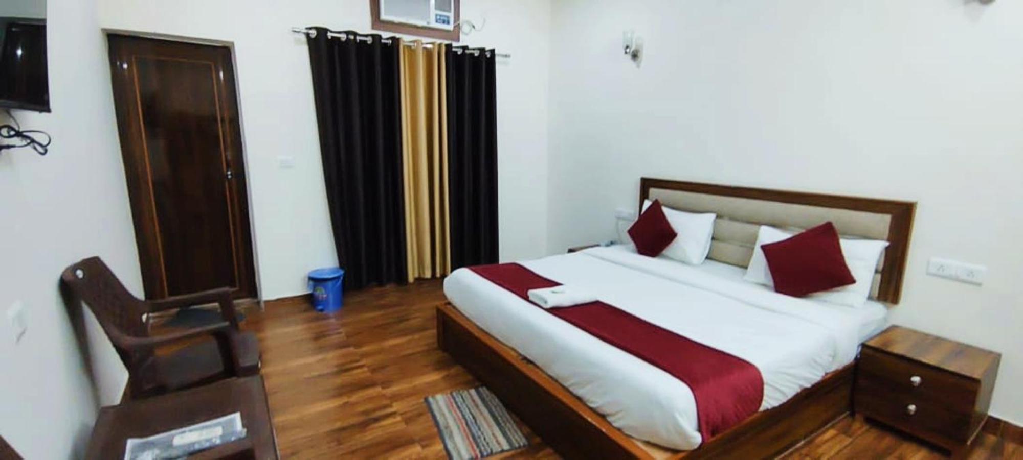 Luxury Rooms In Safdarjung Enclave Near Aiims & Safdarjung Hospital Нью-Дели Экстерьер фото